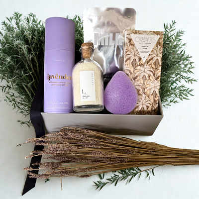 Gifting set with lavender-themed products
